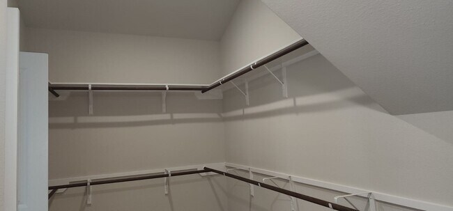 Building Photo - 8706 Sunbury Oak Cir
