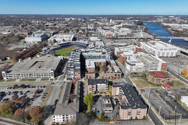 Building Photo - Spacious Germantown Gem!