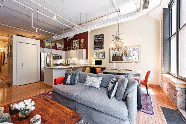 Building Photo - 333 W Hubbard St