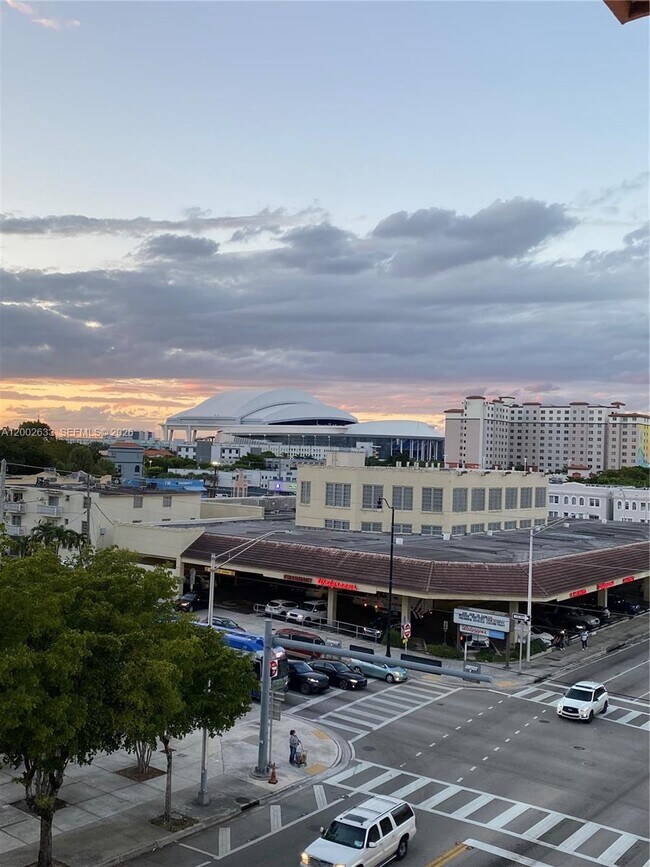Building Photo - 199 SW 12th Ave