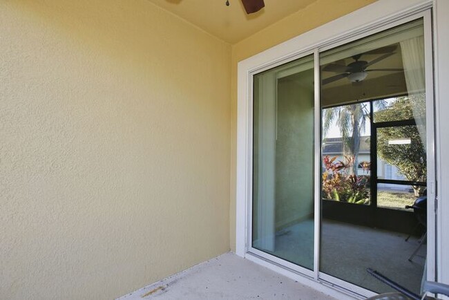 Building Photo - Gorgeous 4/2.5 Spacious Townhome with a Lo...