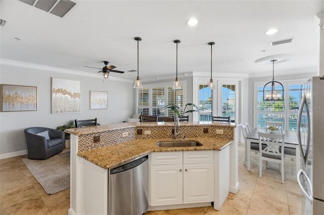 Building Photo - 6420 Sunset Bay Cir
