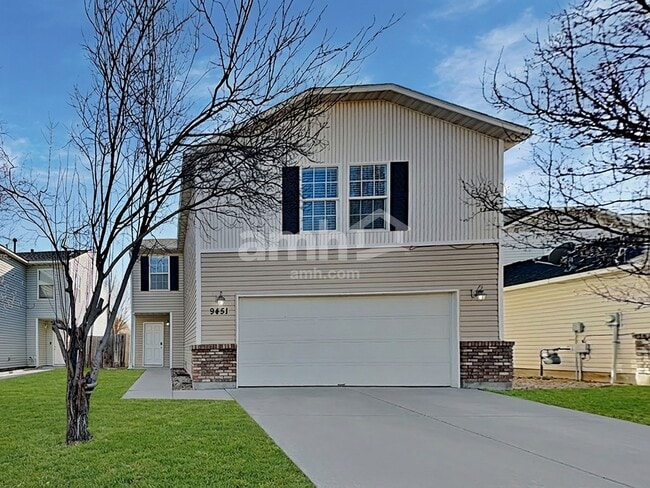 Building Photo - 9451 W Portola Dr