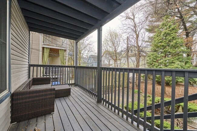 Building Photo - 14 Haverford St