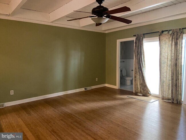 Building Photo - 99 Chatham Ct