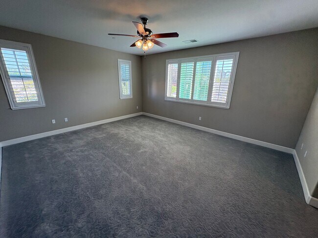 Building Photo - Spacious 4 Bed 3 Bath Tracy Home