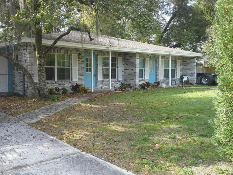 Primary Photo - 9402 N 15th St
