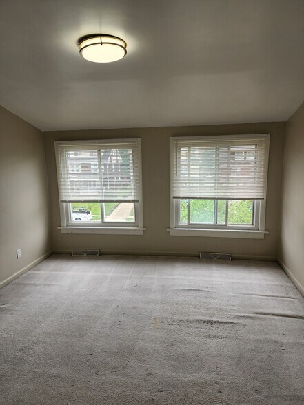Building Photo - 5505 Beacon St