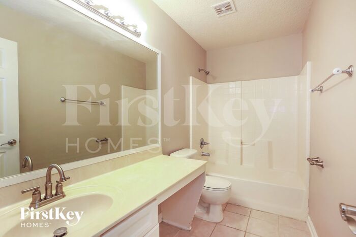 Building Photo - 217 Cezanne Cir