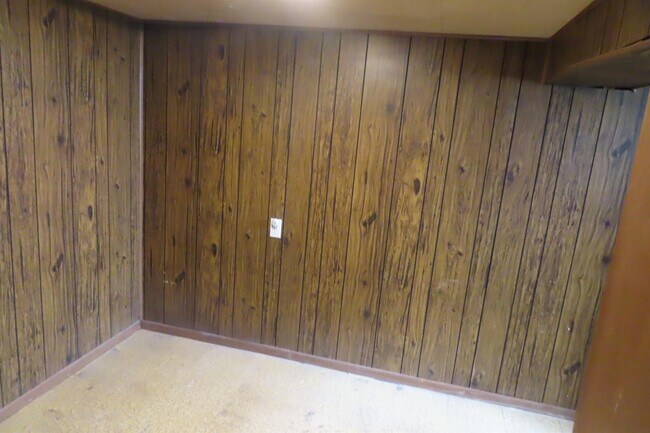 Building Photo - 1121 Fairwood Ave