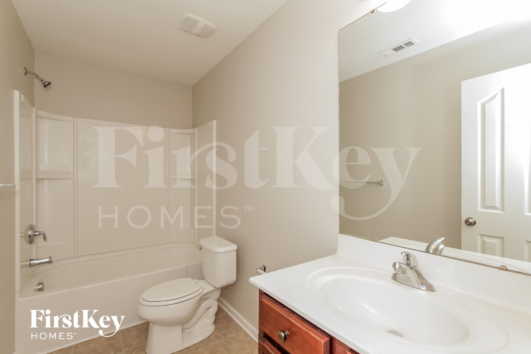 Building Photo - 301 Lind Point Ln