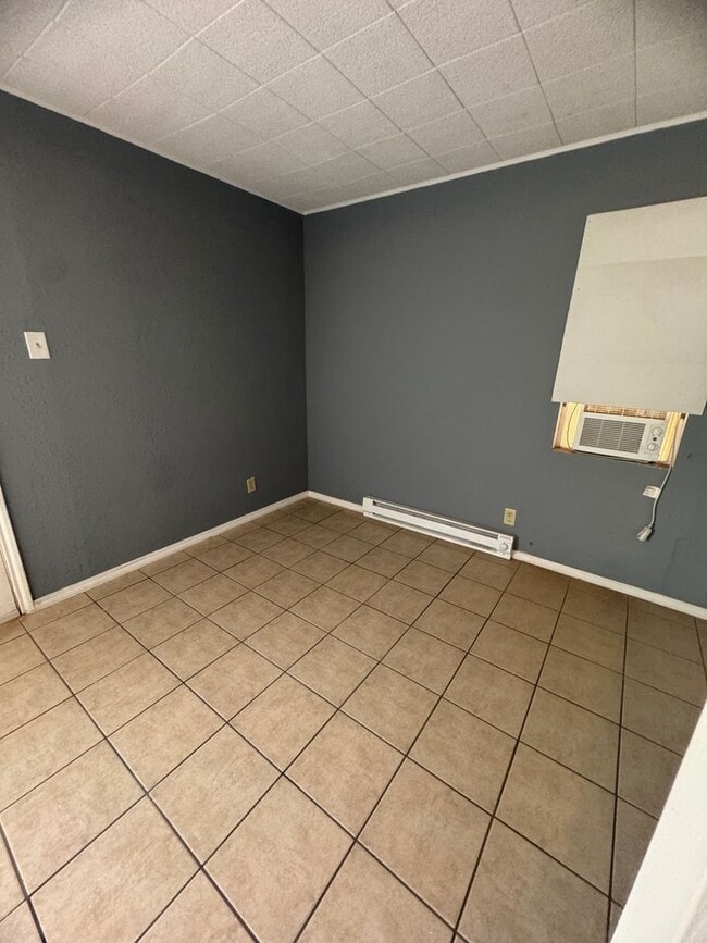 Building Photo - Remodeled 2 bedroom 1 bath