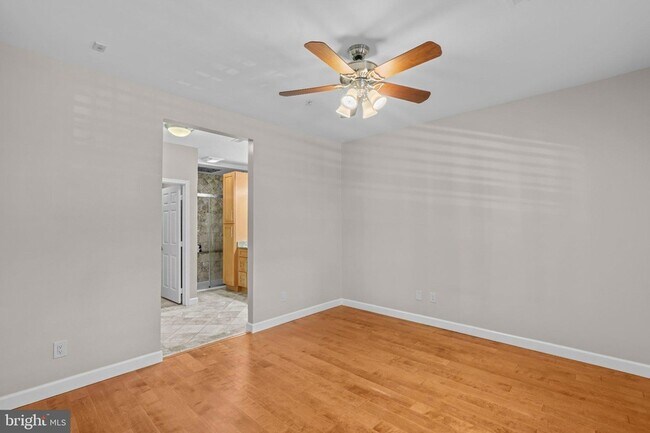 Building Photo - 1701 Lake Shore Crest Dr