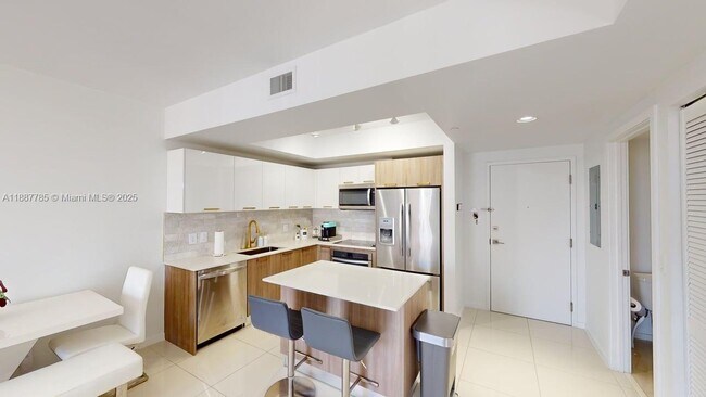 Building Photo - 5300 Paseo Blvd