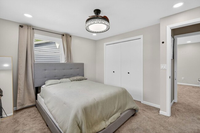 Building Photo - 2091 IL-102