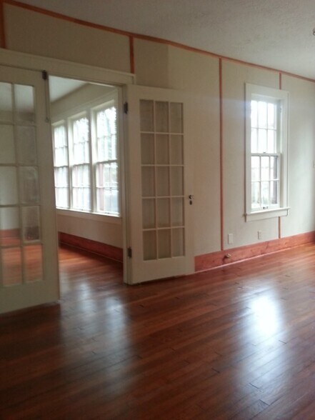 Building Photo - 2525 Liberty