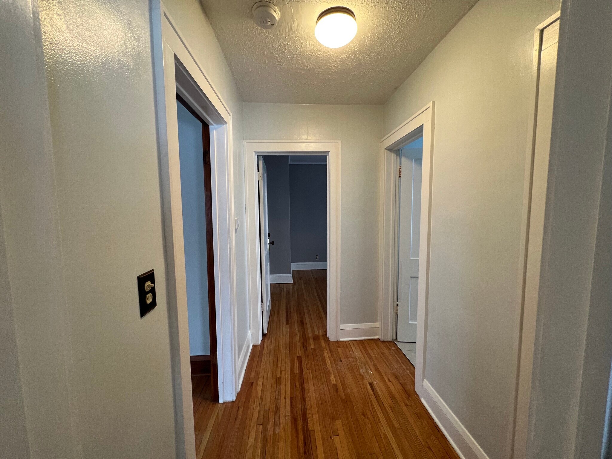 Hallway Between Bedrooms 2 & 3 - 1015 20th Ave SE