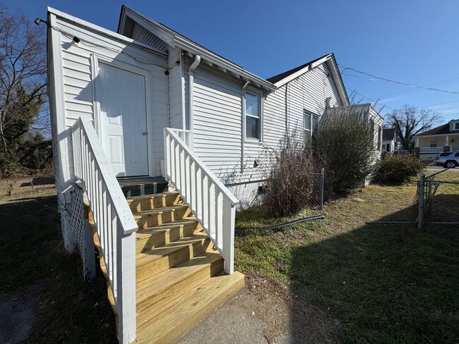 Building Photo - 1341 30th St