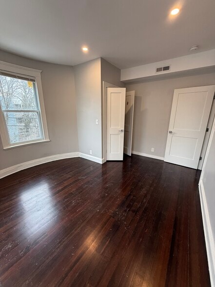 Building Photo - 19 Chase St