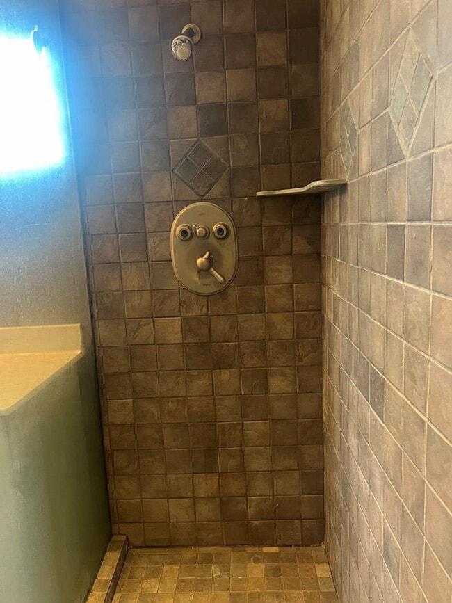 Building Photo - 1514 Parker Dr