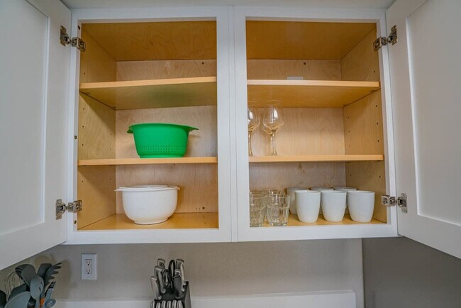 Building Photo - 8570 E McDowell Rd