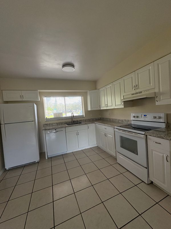 Building Photo - 914 Osceola Trail