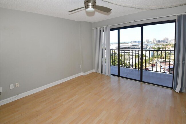 Building Photo - 51 Island Way