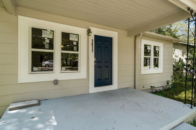 Building Photo - 1617 E Linden Ave