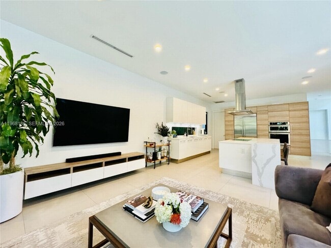 Building Photo - 2550 Overbrook St