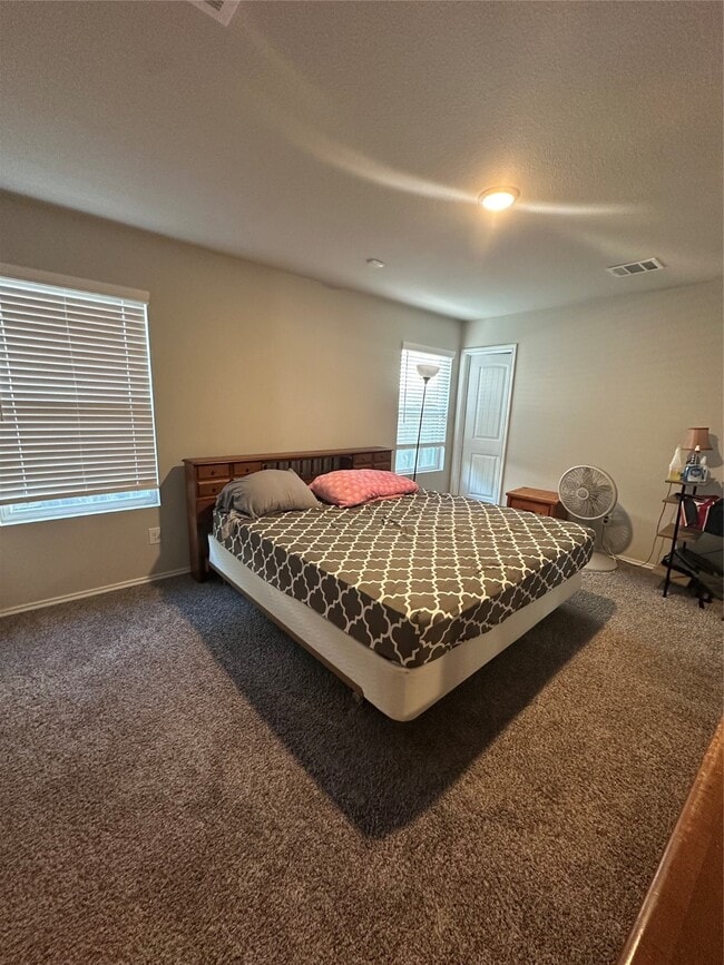 Building Photo - 411 Armstrong St