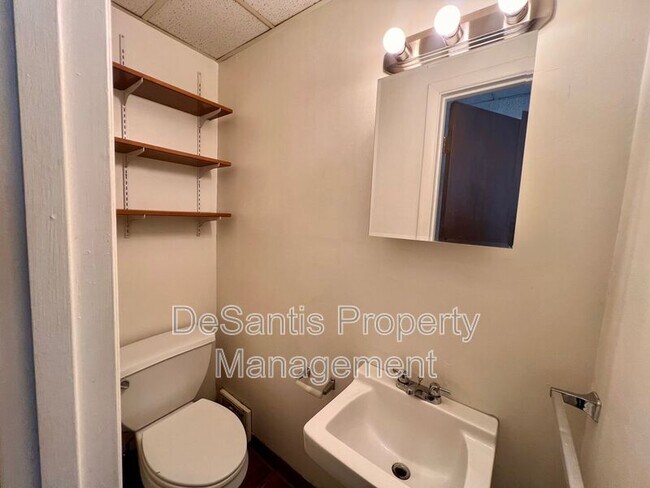 Building Photo - 1509 Hatteras St