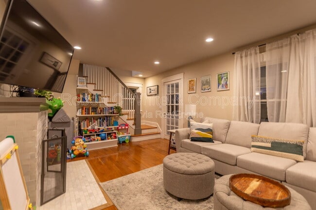 Building Photo - 15 Emerson St