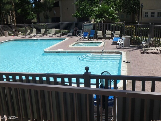 Building Photo - 3627 Water Song Dr