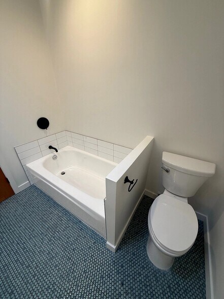 Building Photo - 850 2nd St