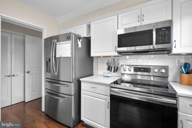 Building Photo - 12837 Flack St
