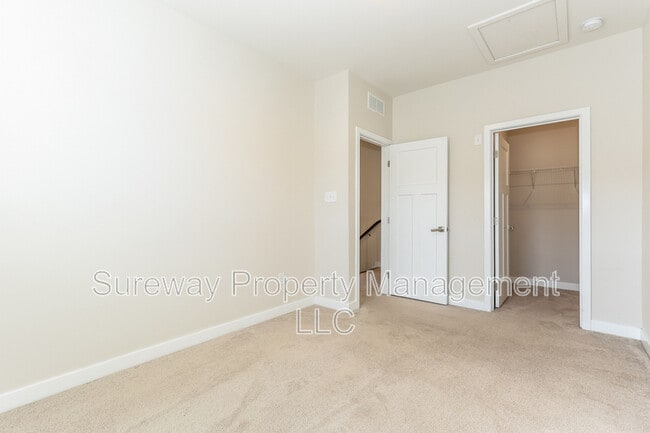 Building Photo - 12 Kohlmyer Dr
