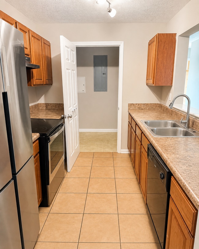 Building Photo - 7302 Waldrop Pl