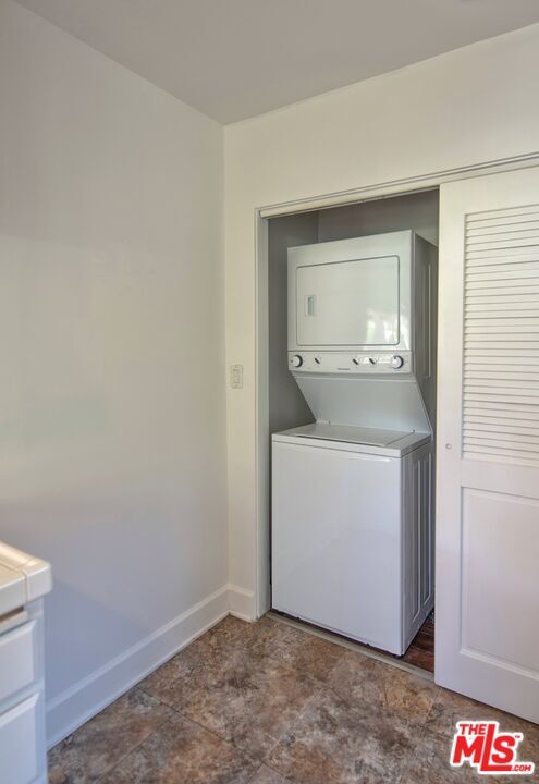 Building Photo - 543 28th Ave