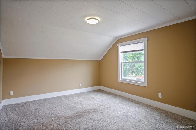 Building Photo - 206 N Troy St