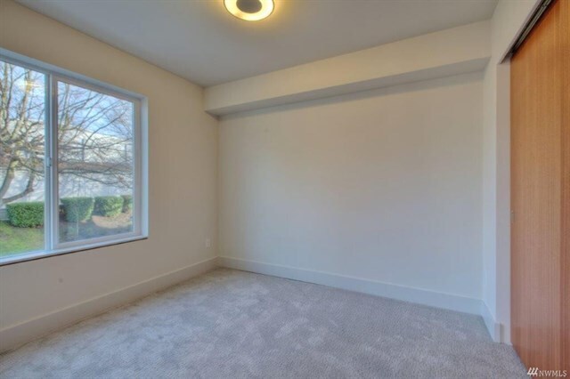 Building Photo - Beautiful 2016 Ballard Townhome 3 Bed 2.5 bath