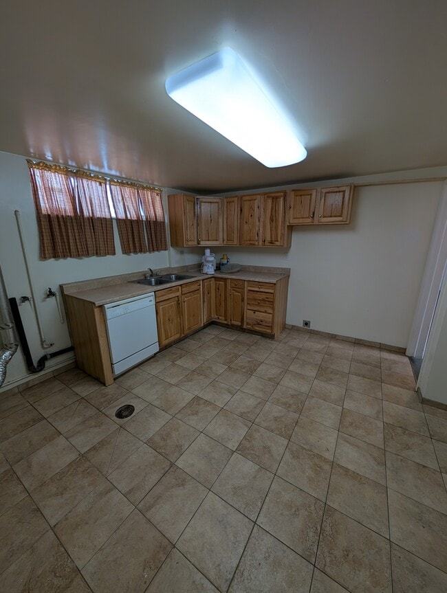 Building Photo - 129 N 100 W