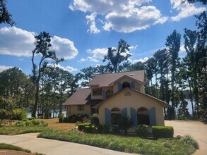 Building Photo - Cypress Lake S/D home in Lake Park