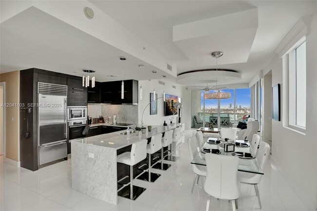 Building Photo - 900 Biscayne Blvd