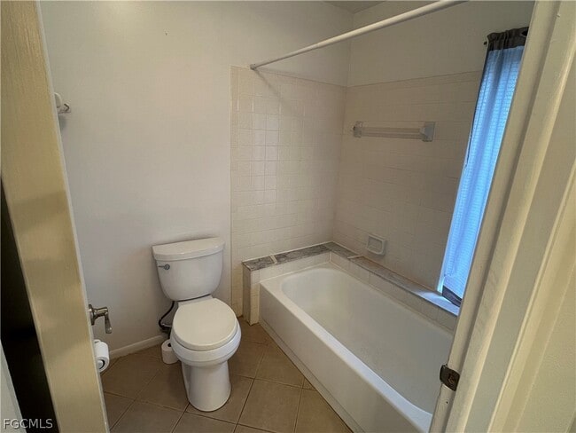 Building Photo - 1041 River Run Rd