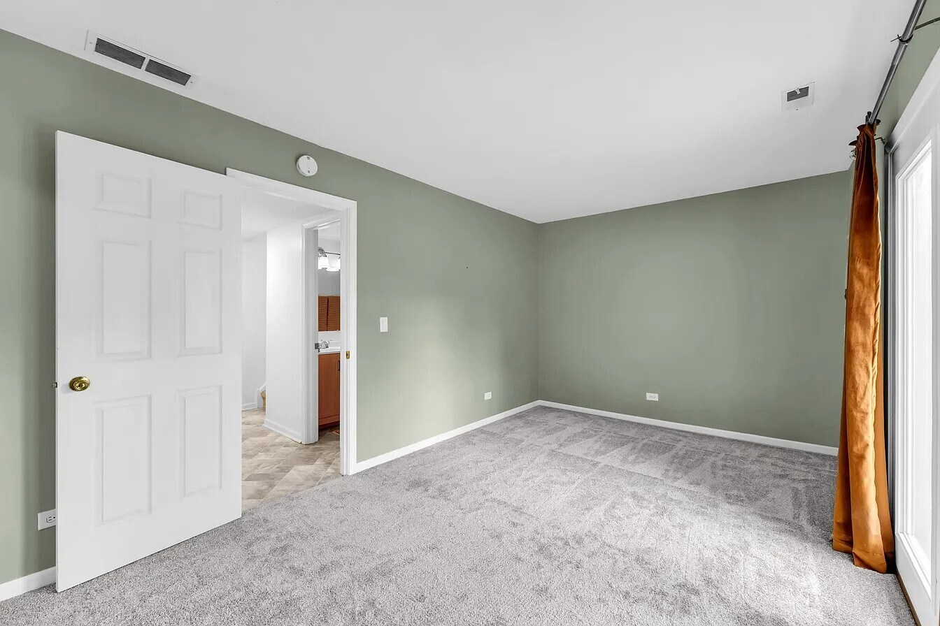 Building Photo - 1110 Riverwood Dr