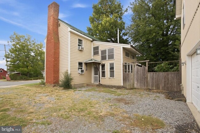 Building Photo - 27 E Broad Way