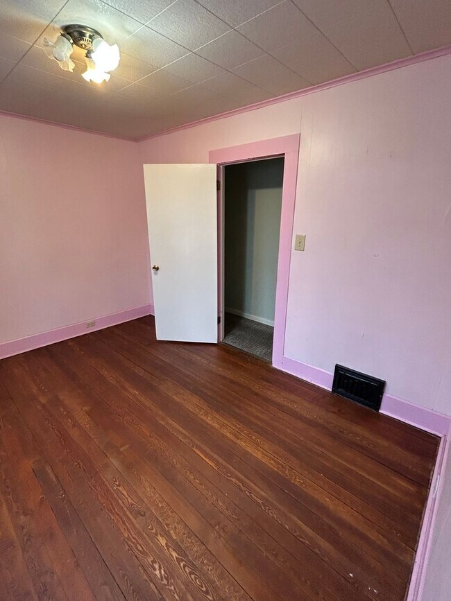 Building Photo - 4 Bedroom Home on Kalispell’s East Side – Spacious Yard & Double Garage