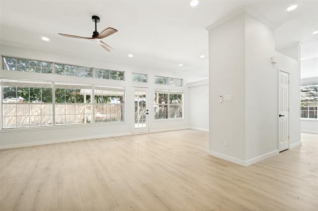 Building Photo - 2112 Carriage Hill