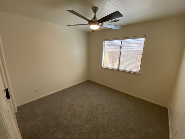 Building Photo - SW Visalia Home coming soon!