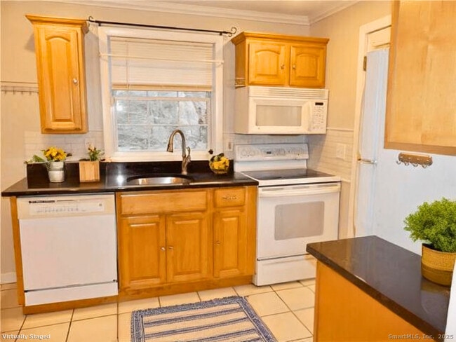 Building Photo - 12 W Rocks Rd